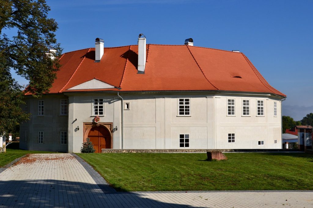 Nepomyšl Castle: A Renaissance Castle in Czechia 2 Nepomyšl Castle
