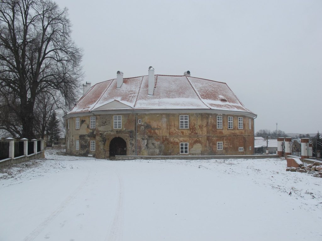 Nepomyšl Castle: A Renaissance Castle in Czechia 3 Nepomyšl Castle