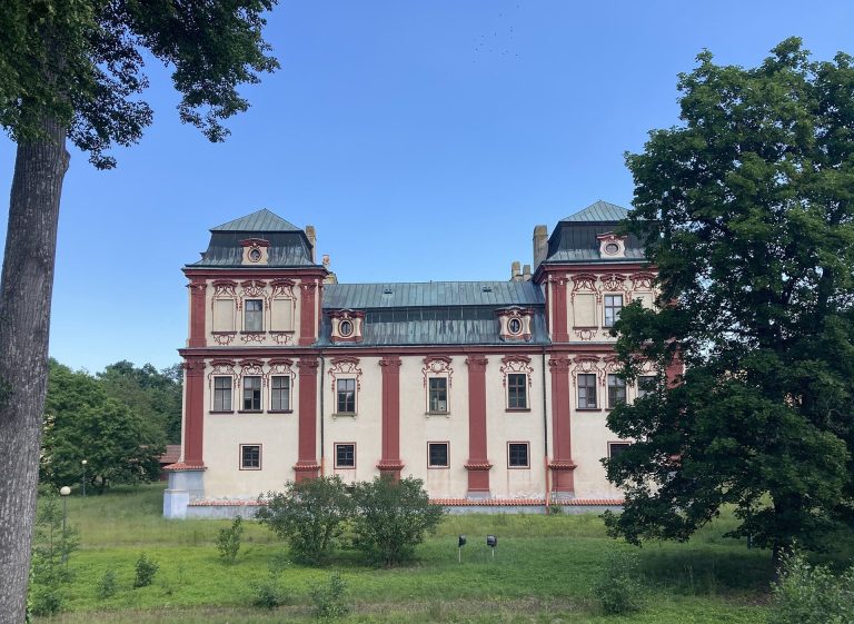 Svojšice Castle: An Early Baroque Estate Castle in Czechia