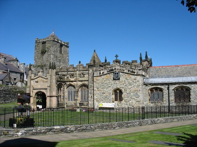 St Cybi's Church: A Historic Church within Caer Gybi in Holyhead 1 St Cybi's Church