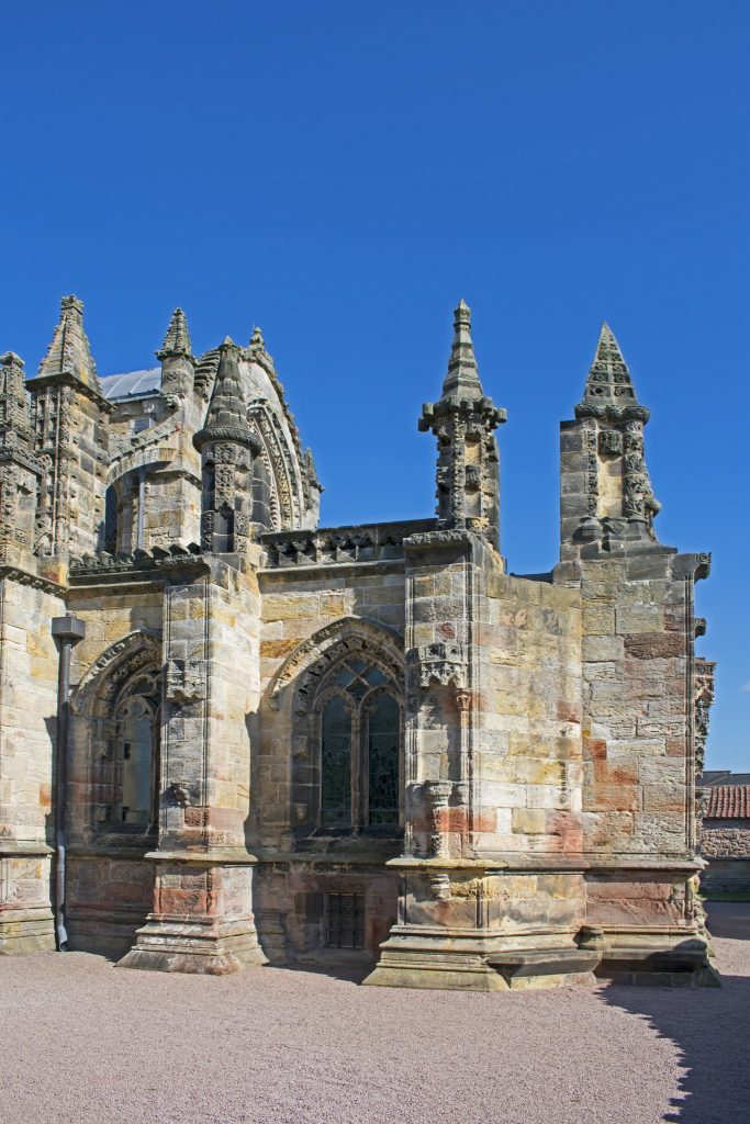Rosslyn Chapel, Roslin: A Gothic Collegiate Church in Scotland 4 Rosslyn Chapel, Roslin