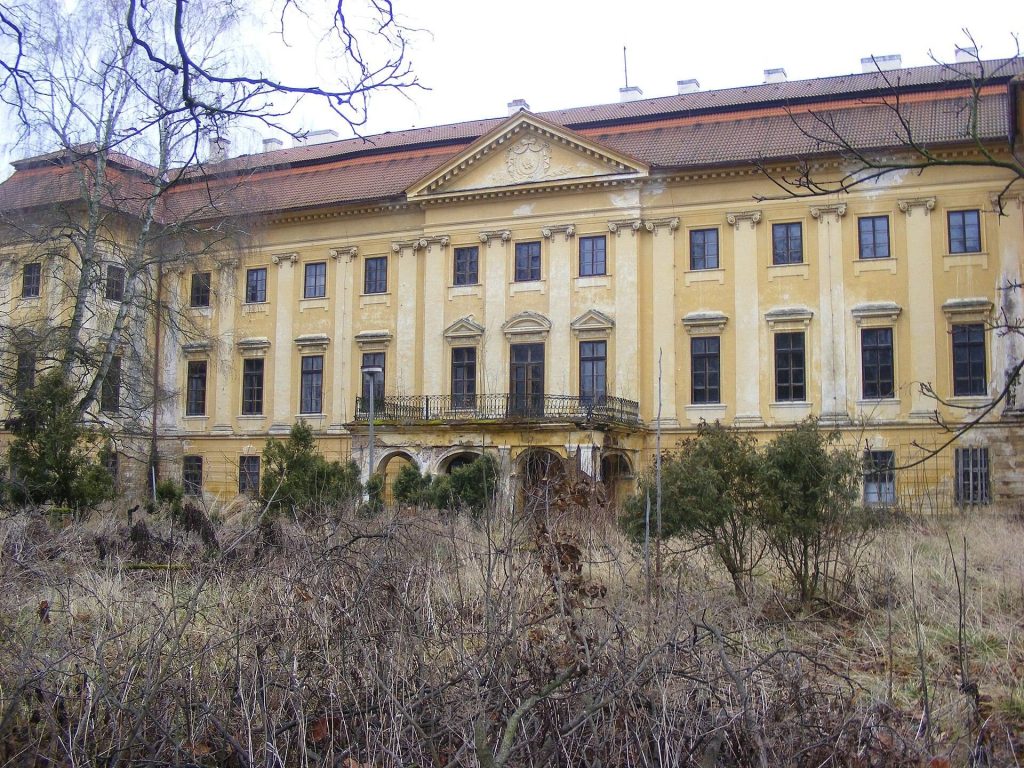 New Castle Libějovice: A Baroque and Empire Residence in Czechia 2 Nový zámek Libějovice