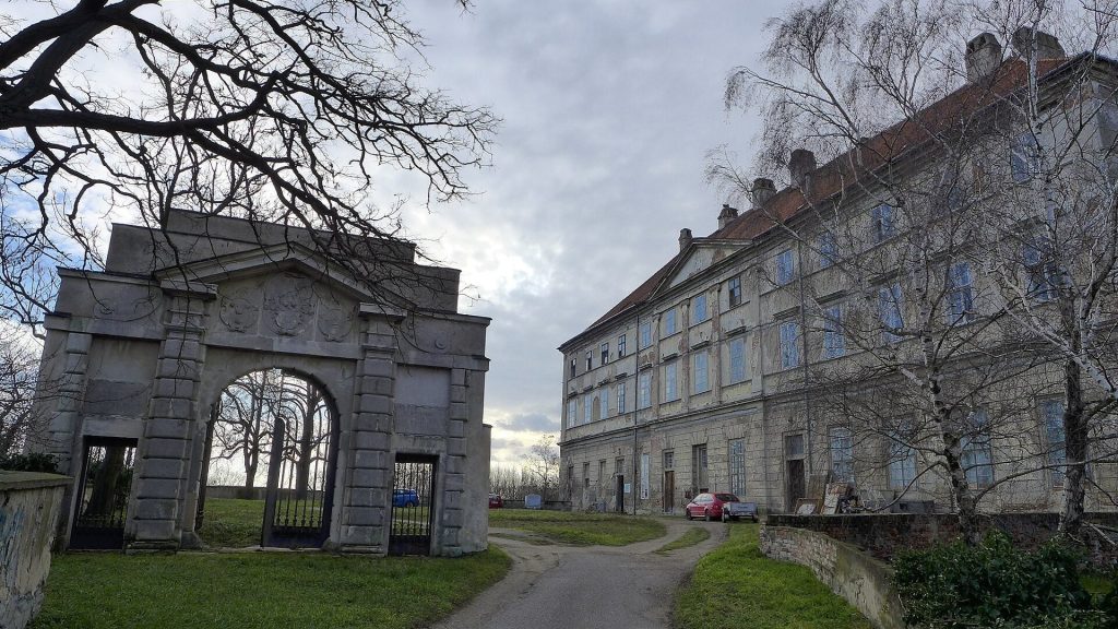Drnholec Castle: A Renaissance Chateau in Czechia 4 Drnholec Castle