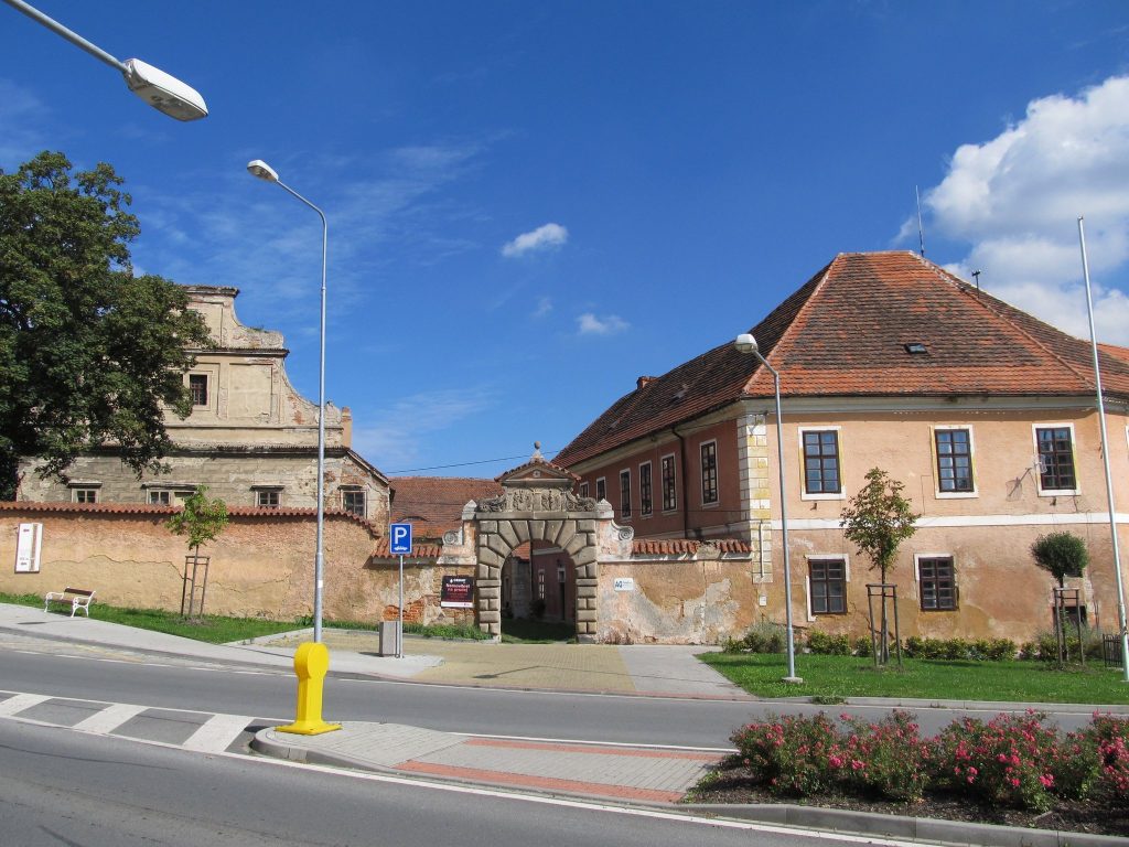 Šťáhlavy Castle: A Late Renaissance Aristocratic Residence in Czechia 1 Šťáhlavy Castle