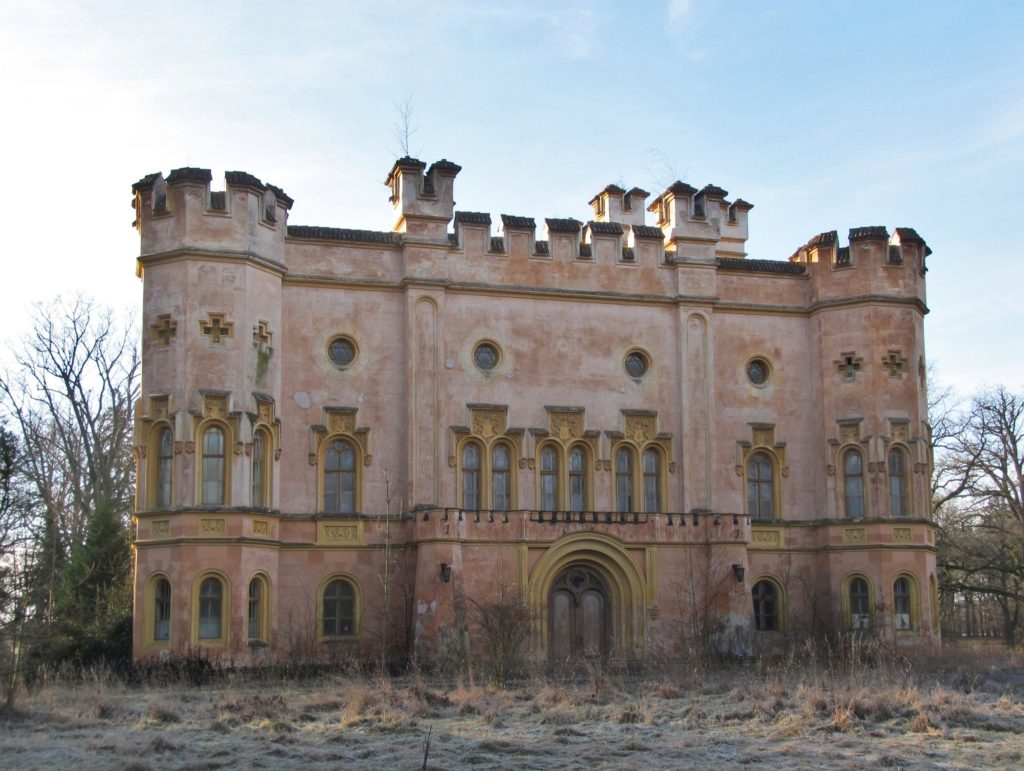 Bezděkov Castle: A Gothic Water Fortress and Neo-Gothic Residence 1 Bezděkov (castle)