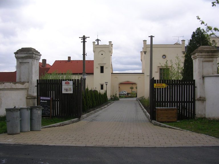 Trnová Castle: A Bohemian Estate and Cultural Monument in Czechia