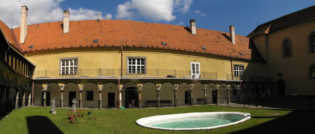 Castle in Lomnice