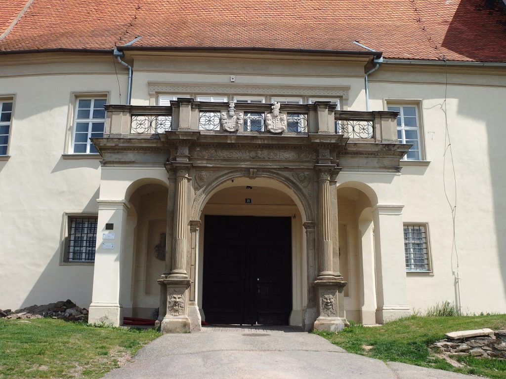 Castle in Lomnice
