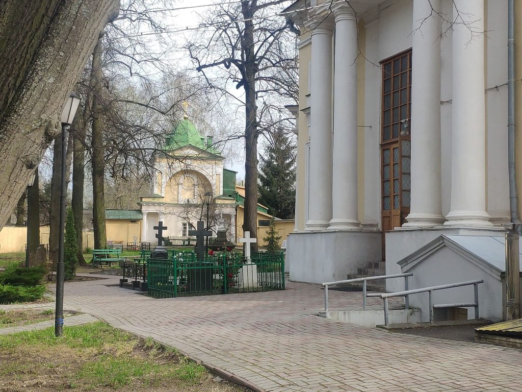 Church of Saint Vladimir in Vinogradovo: A Russian Orthodox Estate Church 5 Church of Saint Vladimir in Vinogradovo