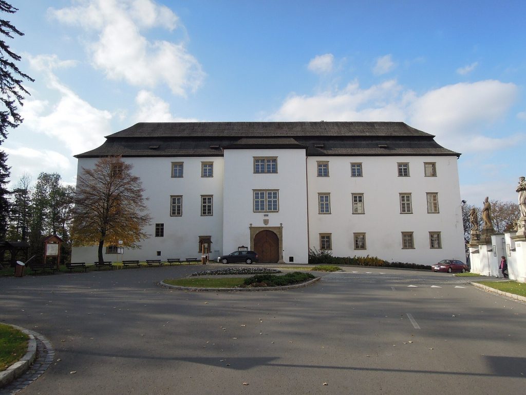 Hustopeče nad Bečvou Castle: A Renaissance Noble Residence in Czechia 1 Hustopeče nad Bečvou Castle