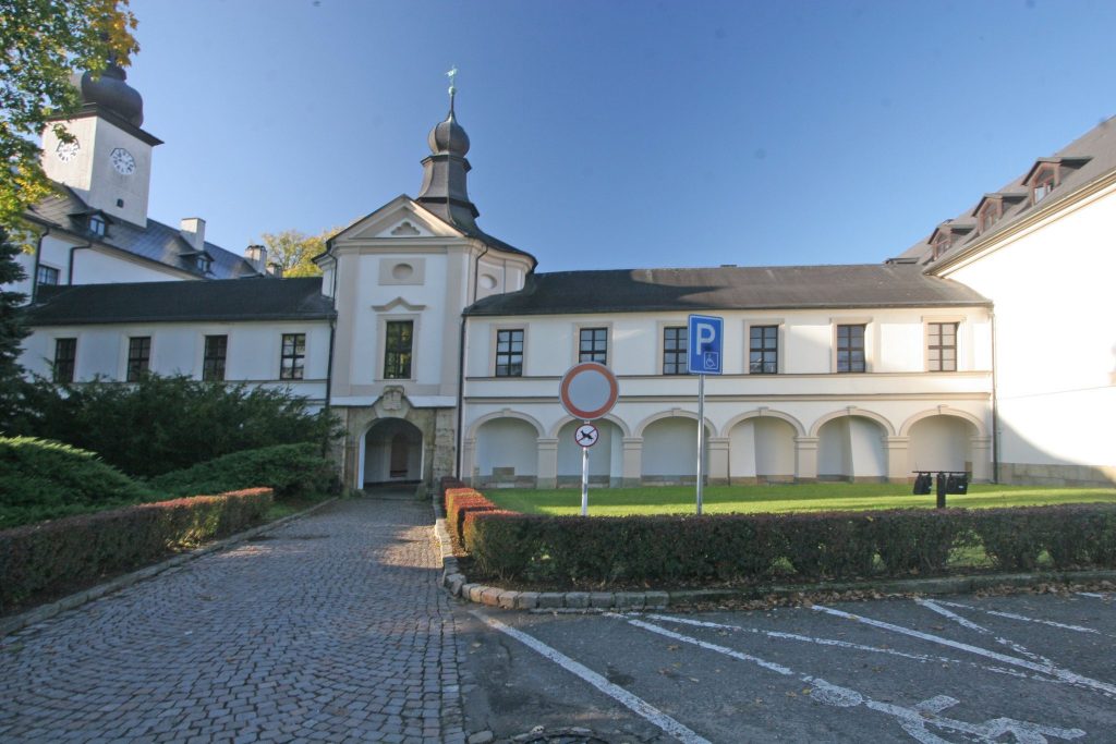 Letohrad Castle: A Baroque Castle in Czechia 1 Letohrad Castle