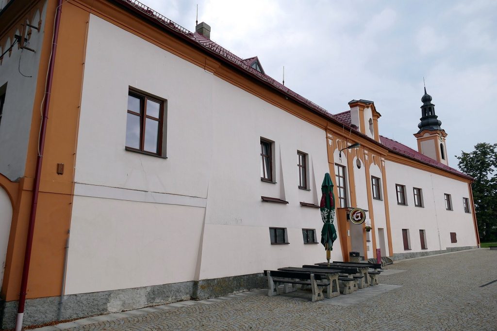 Myslkovice Castle: A Baroque Château and Municipal Cultural Centre 3 Myslkovice Castle