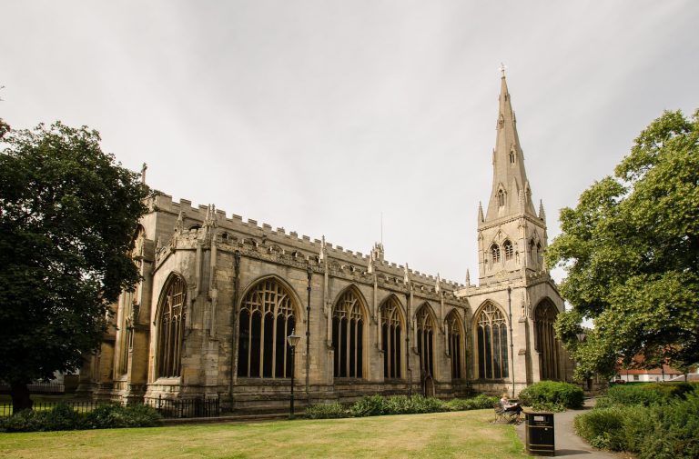 Church of St. Mary Magdalene, Newark-on-Trent: A Historic Gothic Parish Church