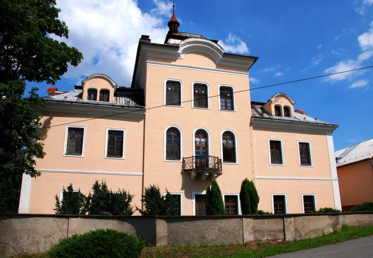 Nalžovice Château: A Baroque Estate in Czechia