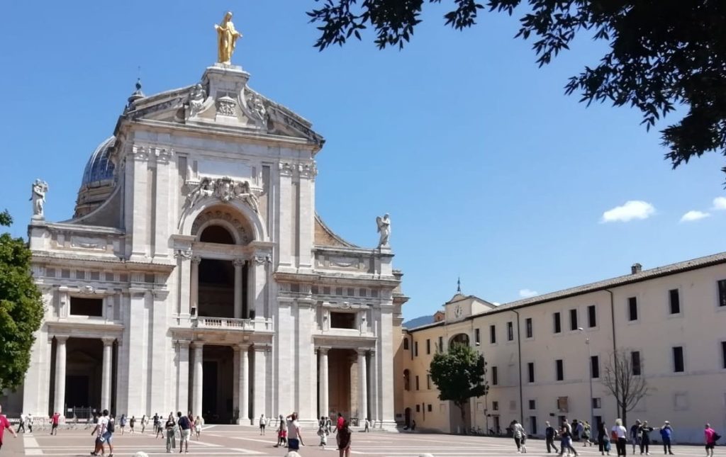 Basilica of Santa Maria degli Angeli: The Franciscan Sanctuary at the Porziuncola 5 Basilica of Santa Maria degli Angeli