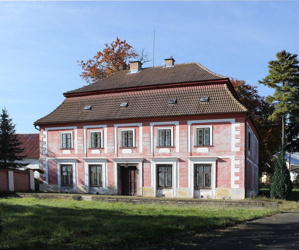 Kostrčany Castle: A Baroque Chateau in Czechia 1 Kostrčany Castle