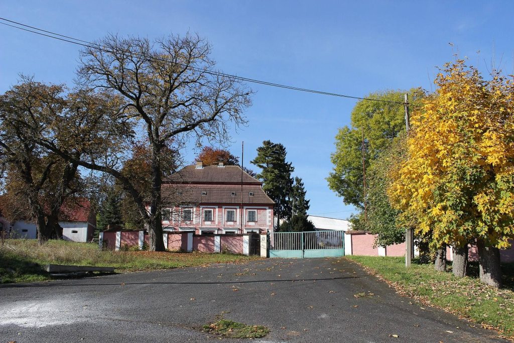 Kostrčany Castle: A Baroque Chateau in Czechia 2 Kostrčany Castle