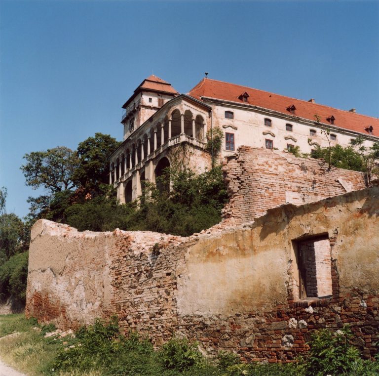 Jaroslavice Castle: A Renaissance Chateau with Baroque Alterations in Czechia