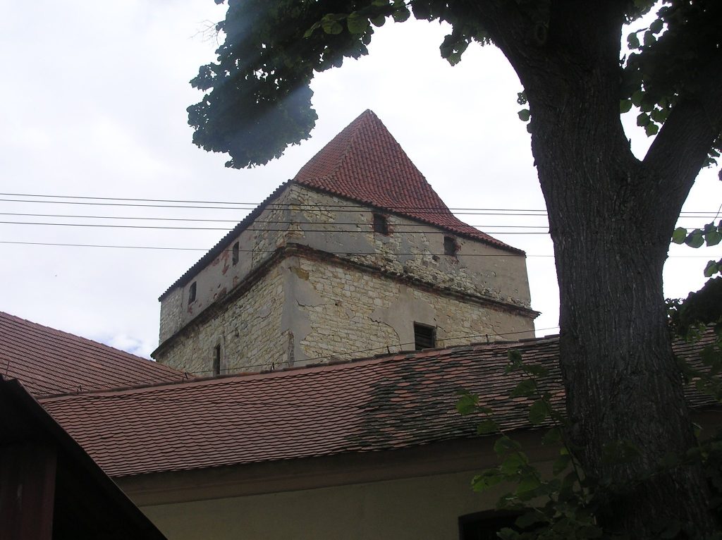 Divice Castle: A Medieval Fortified Manor and Renaissance Château in Czechia 3 Divice Castle