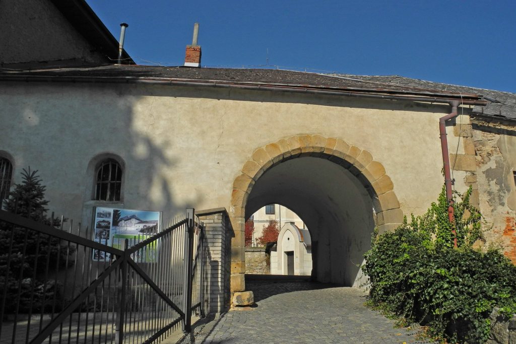 Commandry of the Knights of Malta in Český Dub: A Medieval Hospitaller Center 2 Commandry of the Knights of Malta in Český Dub