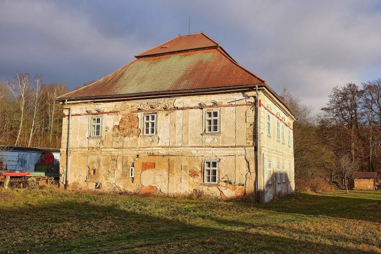 Kaceřov Castle: A Baroque Chateau in Czechia