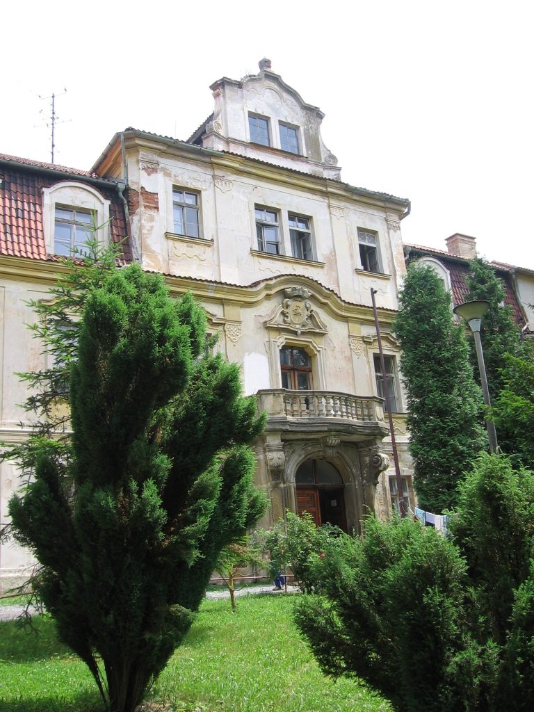 Malesice Castle: A Baroque Castle in Czechia