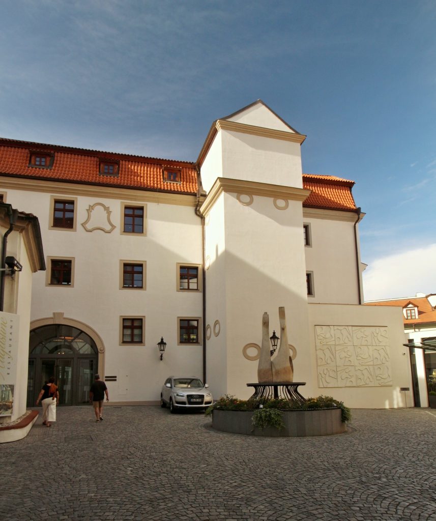 Augustinian Monastery at the Church of Saint Thomas: A Historic Monastic Complex in Prague 1 Klášter augustiniánů