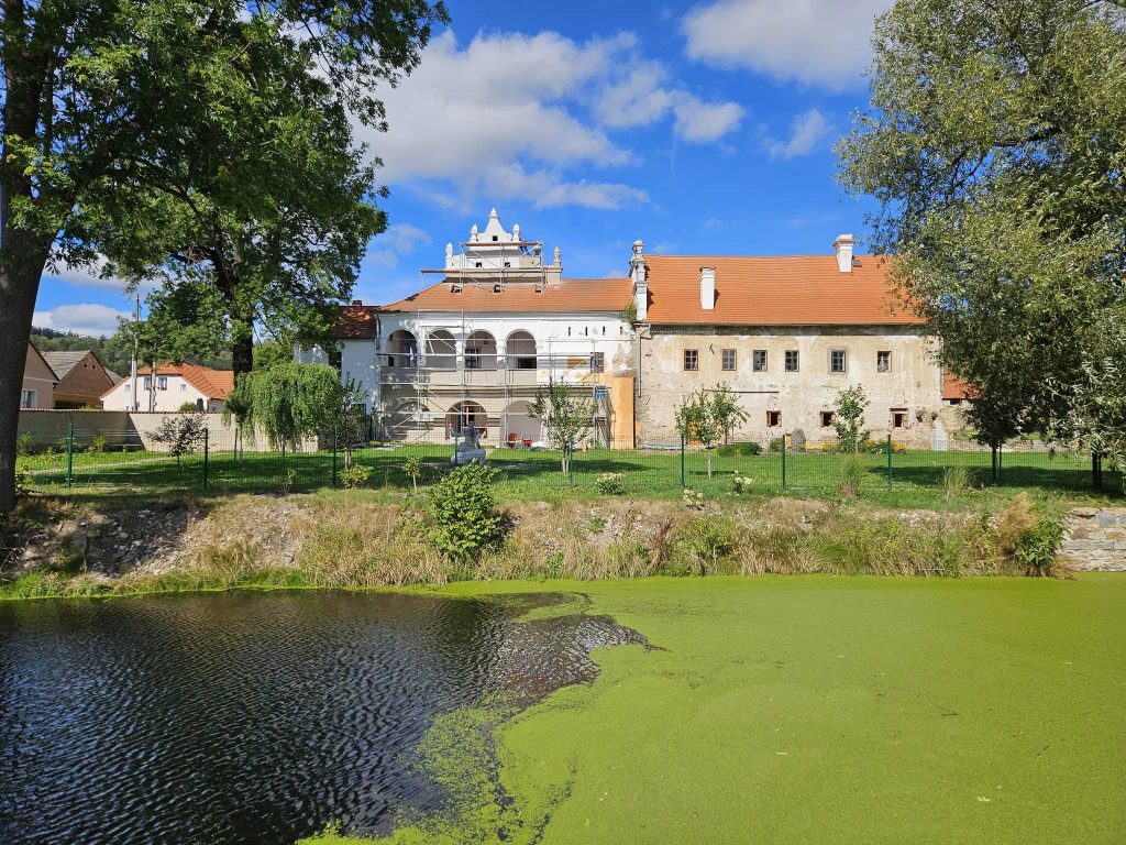 Mokrosuky Castle: A Renaissance Fortress Converted into a Chateau in Czechia 2 Mokrosuky Castle