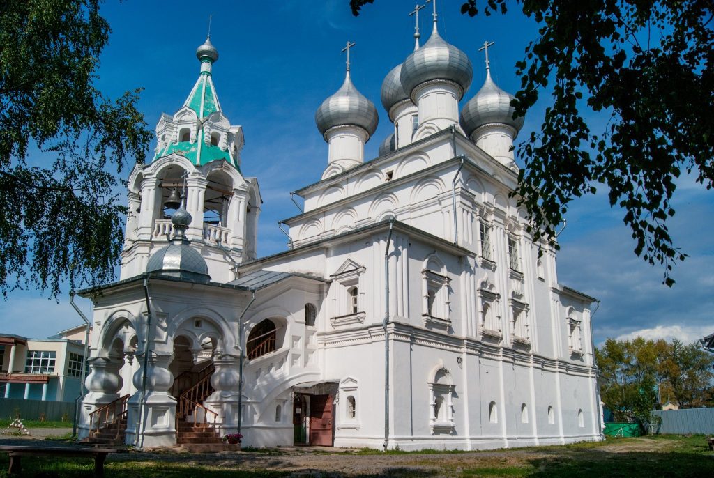 Constantine and Helena Church: A Seventeenth-Century Orthodox Landmark in Vologda 1 Constantine and Helena Church