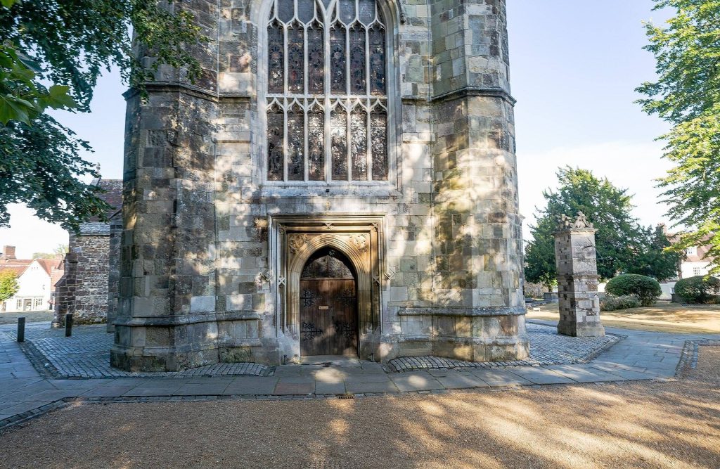 Wimborne Minster: A Historic Anglican Parish Church in Dorset 4 Wimborne Minster