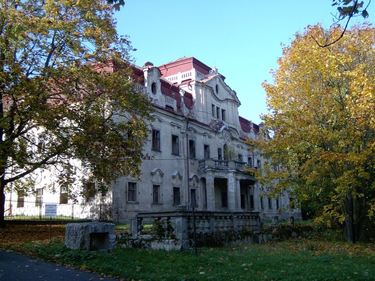 Velké Dvorce: An Early Baroque Castle in Czechia