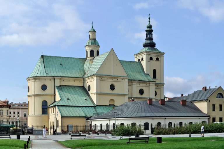 Church of the Bernardine Friars in Rzeszów: Parish Church and Marian Sanctuary