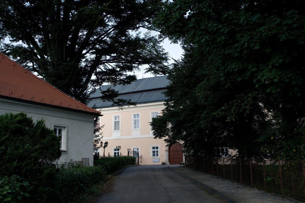Kardašova Řečice Chateau: A Historic Estate Residence in Czechia 2 Kardašova Řečice Chateau