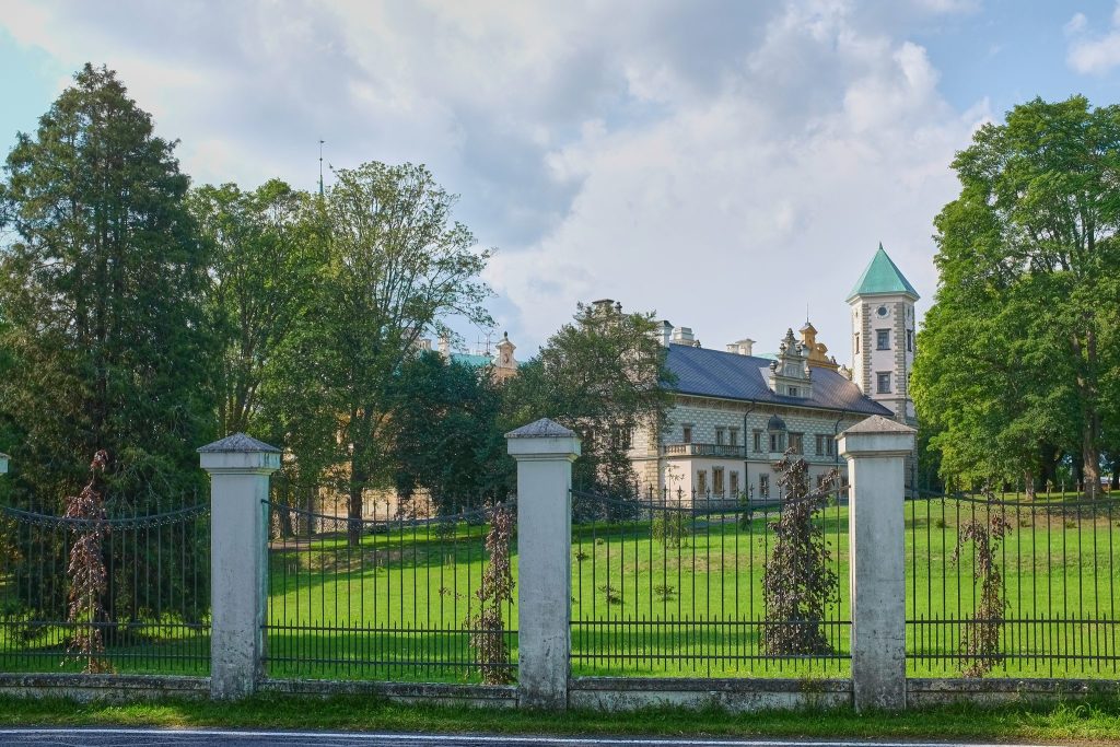 Stružná Castle: A Renaissance and Neo-Renaissance Castle in Czechia 3 Stružná Castle