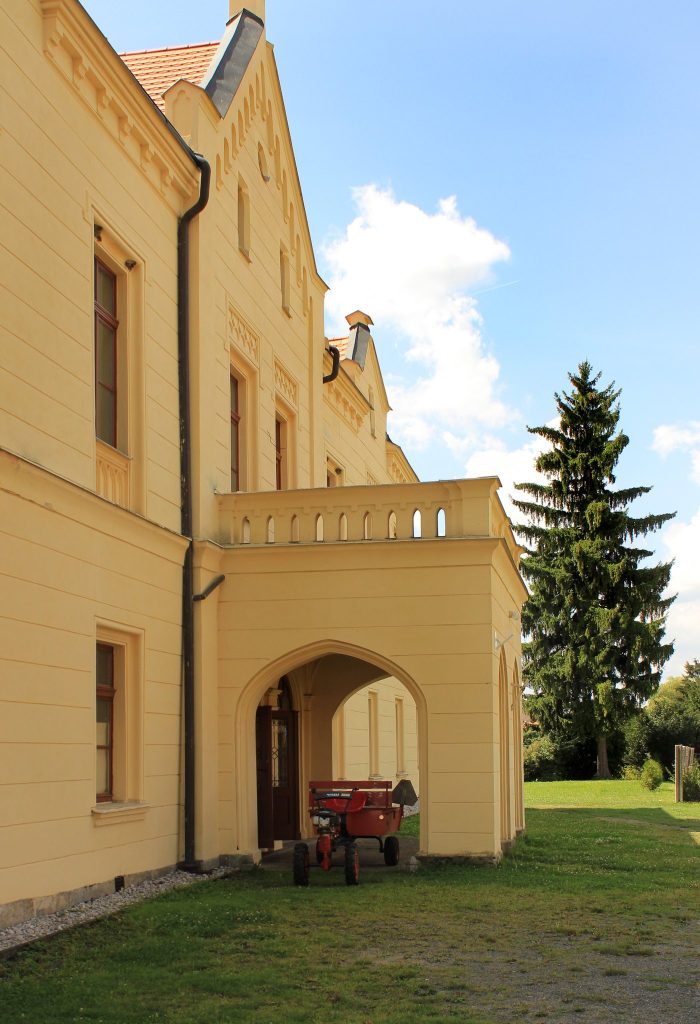Osvračín Castle: A Baroque and Neo-Gothic Chateau in Czechia 2 Osvračín Castle