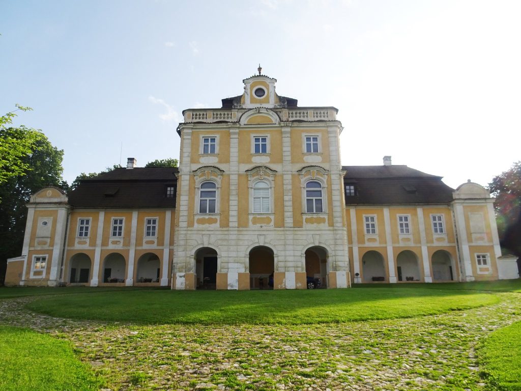 Klášter Castle: A Late-Baroque Castle on a Former Benedictine Monastery Site 1 Klášter Castle