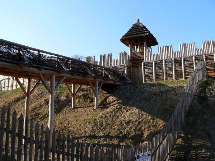 Archeopark in Chotěbuz: Interpretation of a Slavic Fortified Settlement 1 Archeopark in Chotěbuz