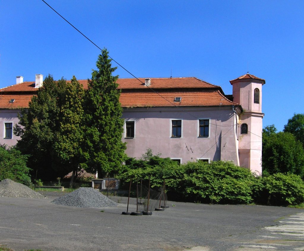 Velký Újezd Castle: A Renaissance Fortress Rebuilt as a Baroque Château 1 Velký Újezd Castle