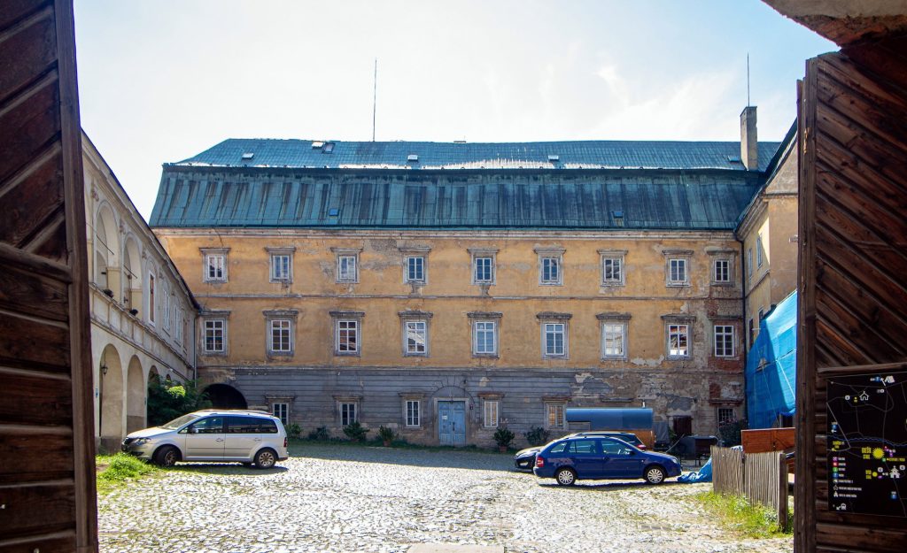 Česká Kamenice Chateau: An Aristocratic Estate Seat in Czechia 2 Česká Kamenice Chateau