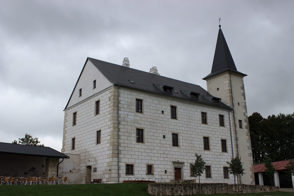 Zámek Příseka: A Baroque Chateau in Czechia 2 Zámek Příseka