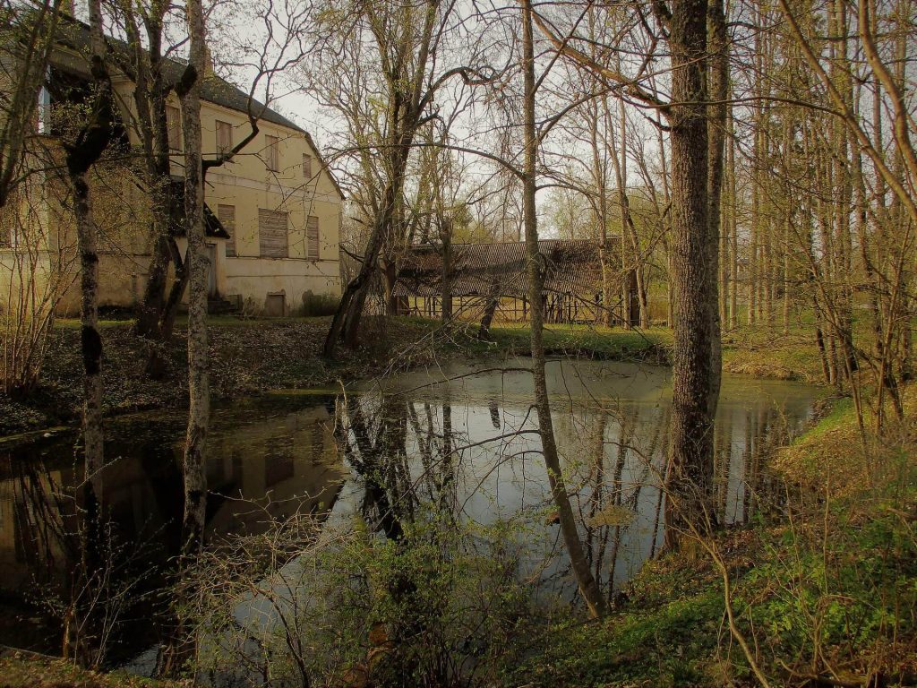 Vana-Antsla Vassal Castle: A Medieval Stronghold in Estonia 1 Vana-Antsla vasallilinnus
