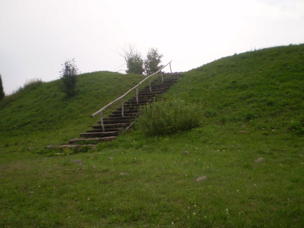 Valjala Stronghold: The Oeselian Fortress on Saaremaa 4 Valjala Stronghold