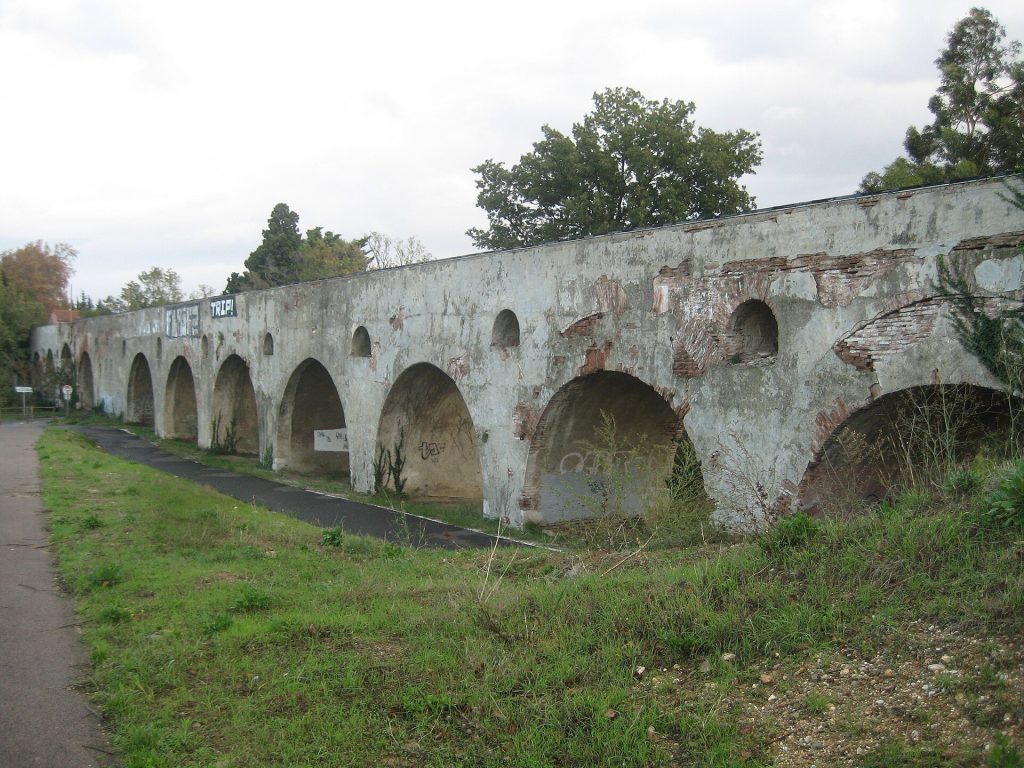 Aqueduc des Arcades: A Medieval Bridge-Aqueduct in Perpignan 1 Aqueduc des arcades
