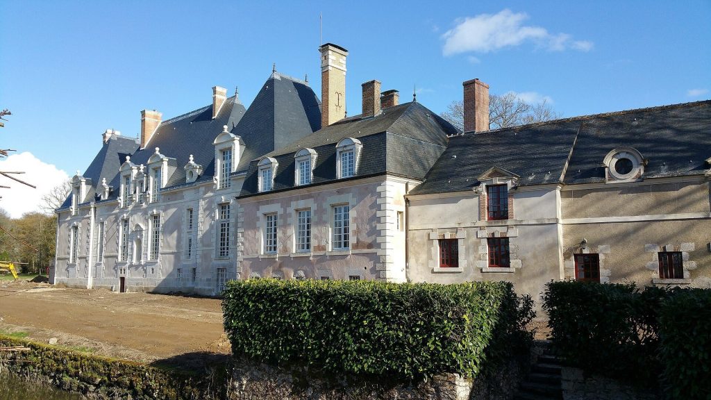 Château des Grotteaux: A Seventeenth-Century Estate in France 1 château des Grotteaux