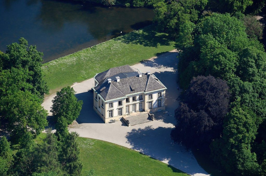 Badenburg: A Pleasure Palace for Bathing in Nymphenburg Park 2 Badenburg