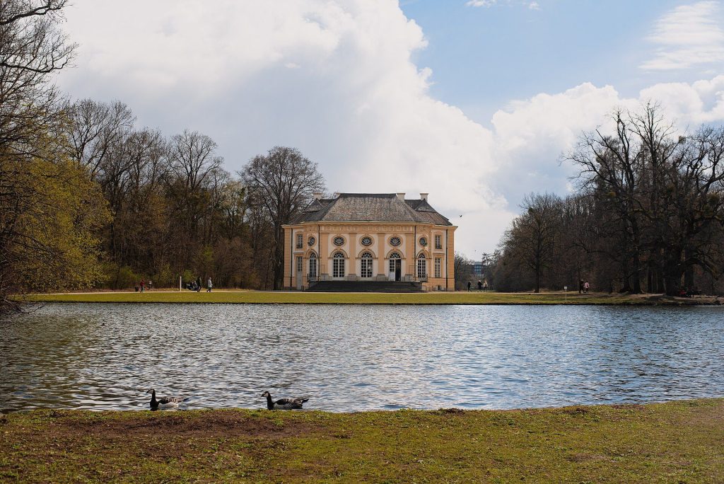 Badenburg: A Pleasure Palace for Bathing in Nymphenburg Park 3 Badenburg