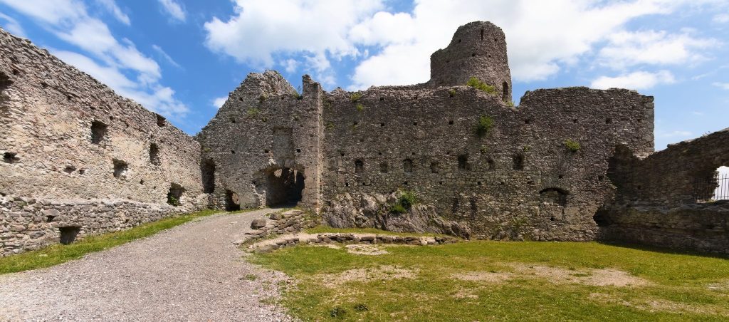 Hohenfreyberg Castle: A Late-Medieval Summit Castle in Germany 3 Hohenfreyberg Castle