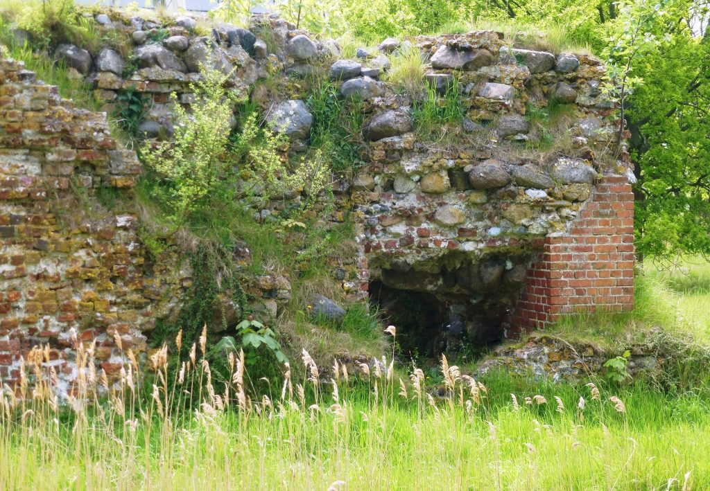 Glambæk: A Medieval Lowland Castle on Fehmarn 1 Glambæk