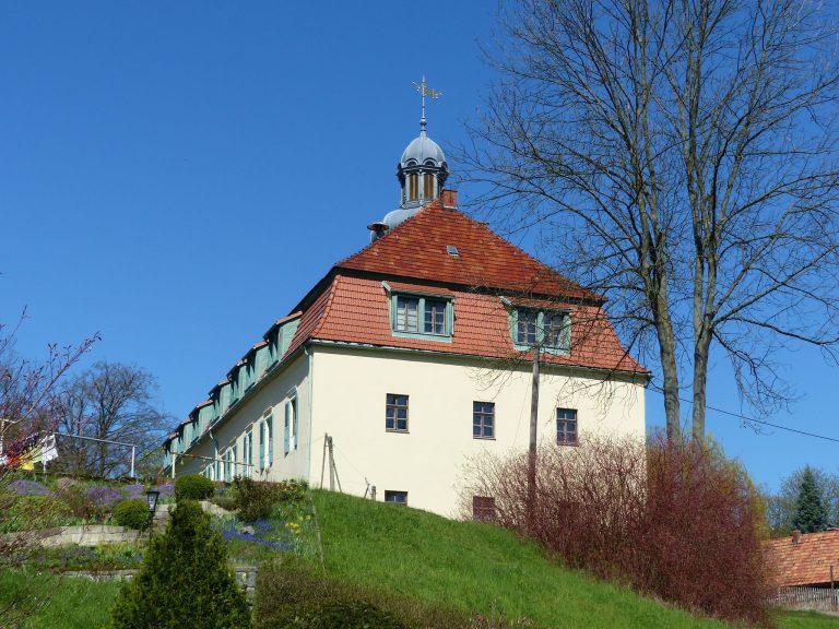 Schloss Ulbersdorf: A Historic Manor Estate in Saxony, Germany