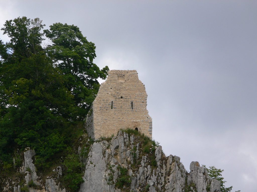 Ruine Hausen: A Medieval Castle Ruin above the Danube Valley 4 Ruine Hausen